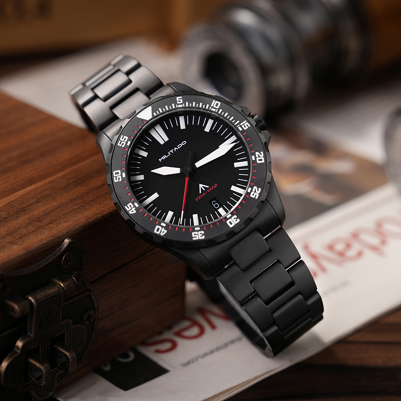 Militado ML16 New PVD Quartz W - đánh giá và giá Vintage Watch Crystal