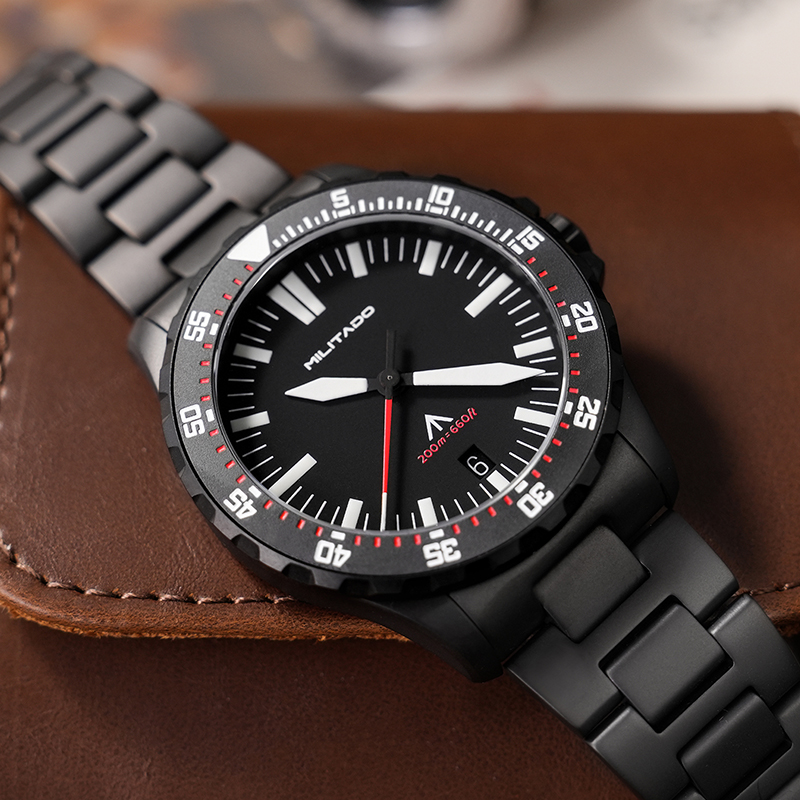Militado ML16 New PVD Quartz W - đánh giá và giá Vintage Watch Crystal