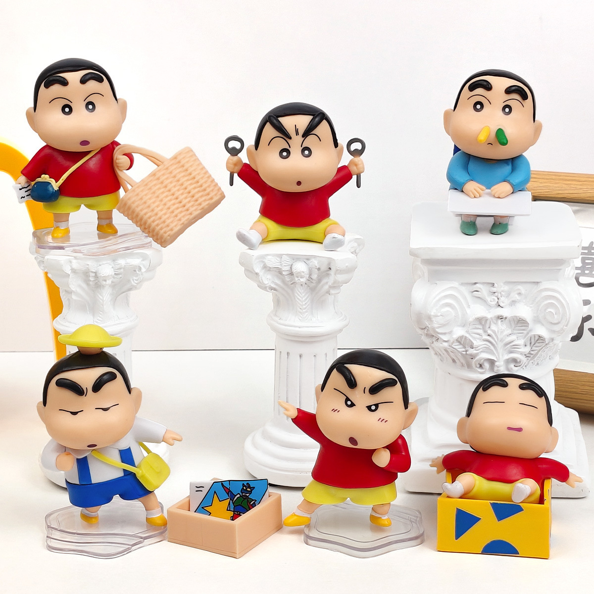 52TOYS Blind Box Crayon Shinch - đánh giá và giá Small Vintage Collectible Items